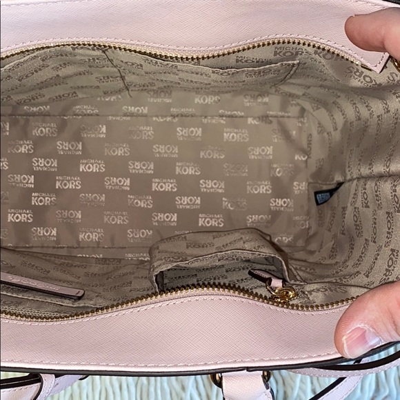 *SOLD*MICHAEL MICHAEL KORS Sandrine Stud Leather T - Picture 14 of 14